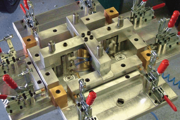 Gabaritos e acessórios no fabrico