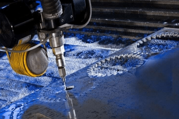 Découpe au jet d'eau