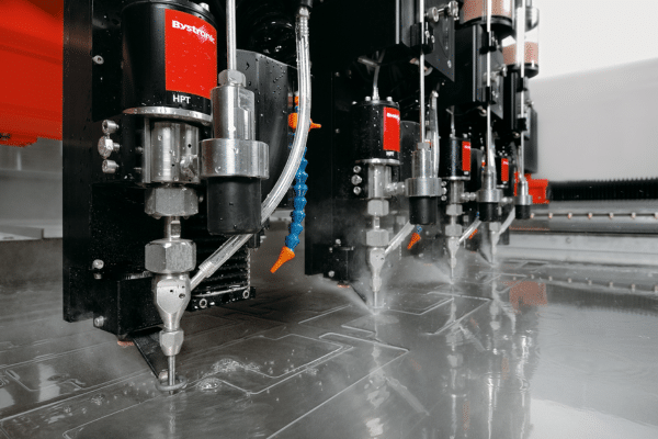 Des coupes propres au jet d'eau